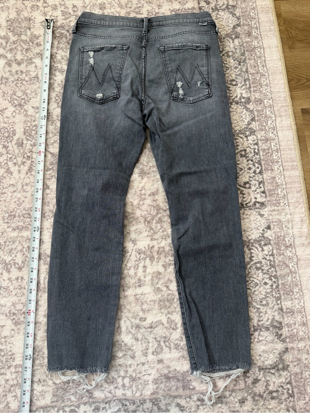 MOTHER The Scrapper Cuff Ankle Fray Gray Wash Women’s 29 Unstitched In The Dark - Picture 6 of 9